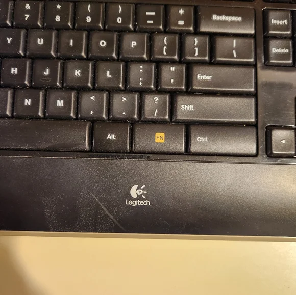 Logitech Wireless Keyboard - Picture 2 of 6